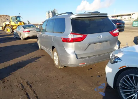 2018 Toyota Sienna Xle 8 Passenger из США, поврежденный, VIN 5TDYZ3DC3JS958031